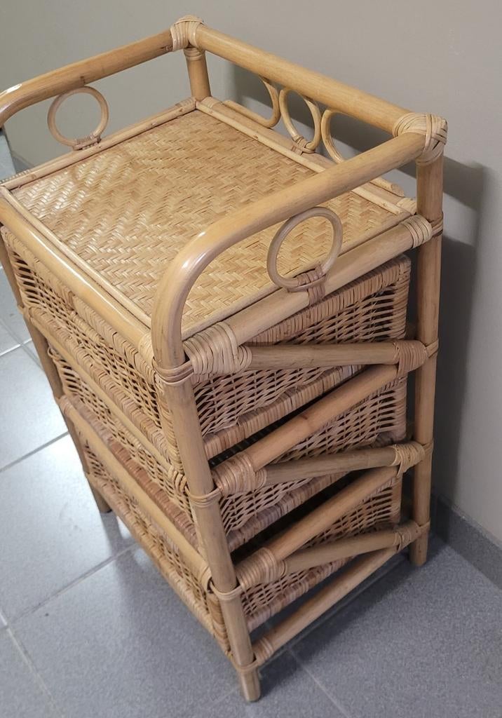Rotan ladenkastje met 3 lades ., Ophalen