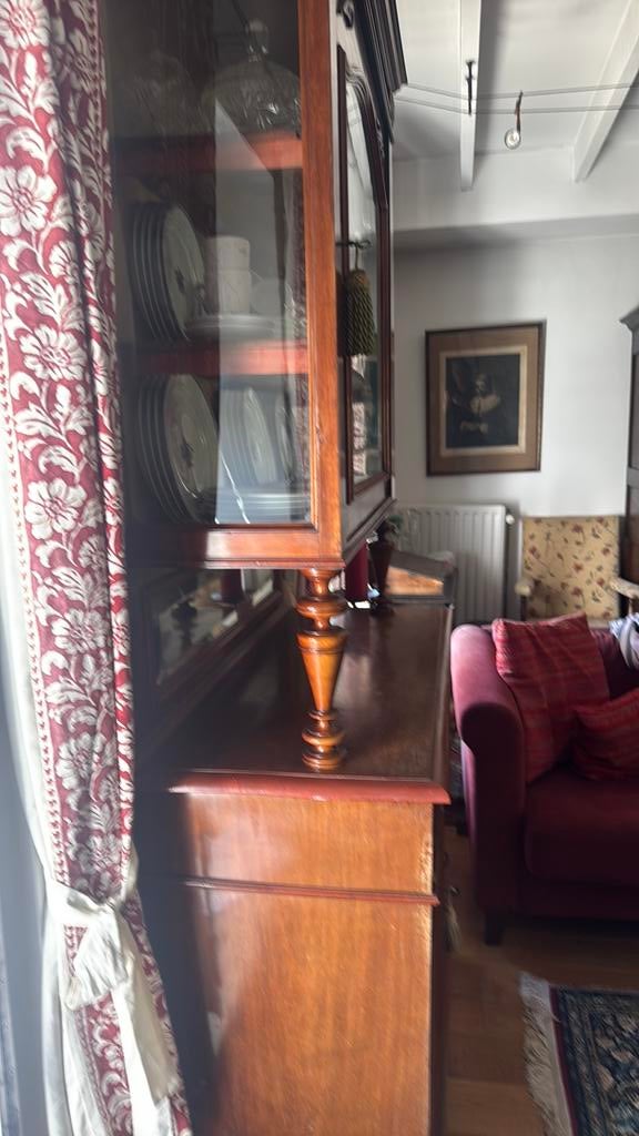 Gratis vitrine kast, Ophalen