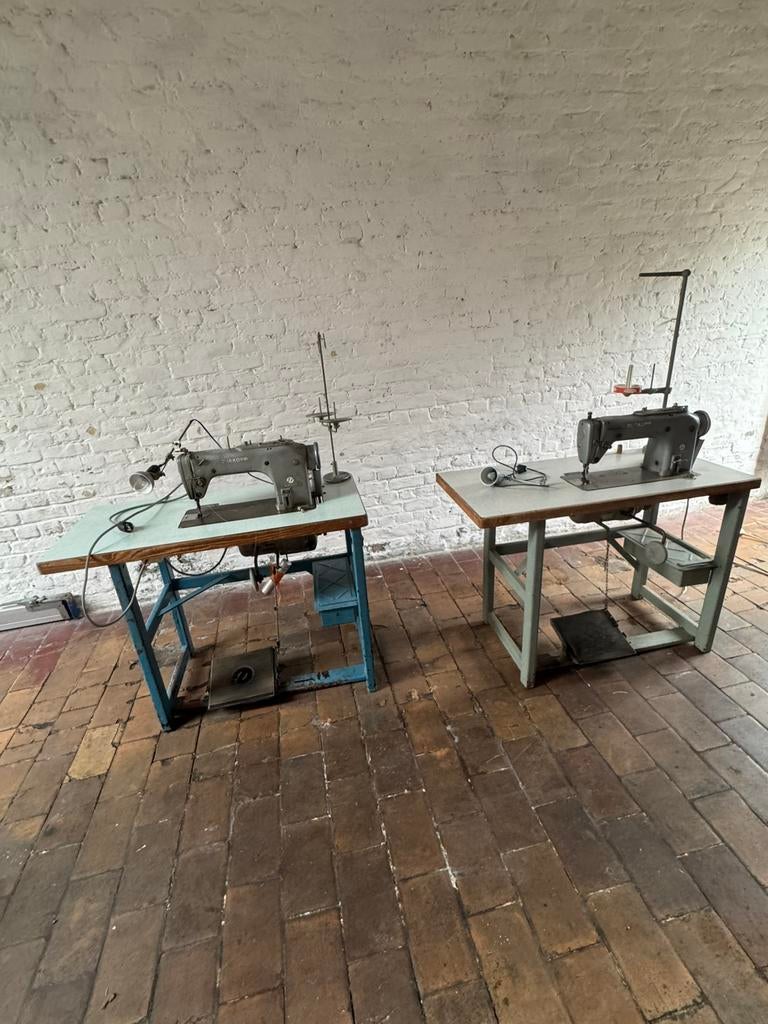 Machine à coudre industrielle DURKOPP. Complète, Hobby & Loisirs créatifs, Machines à coudre & Accessoires, Autres marques, Machine à coudre