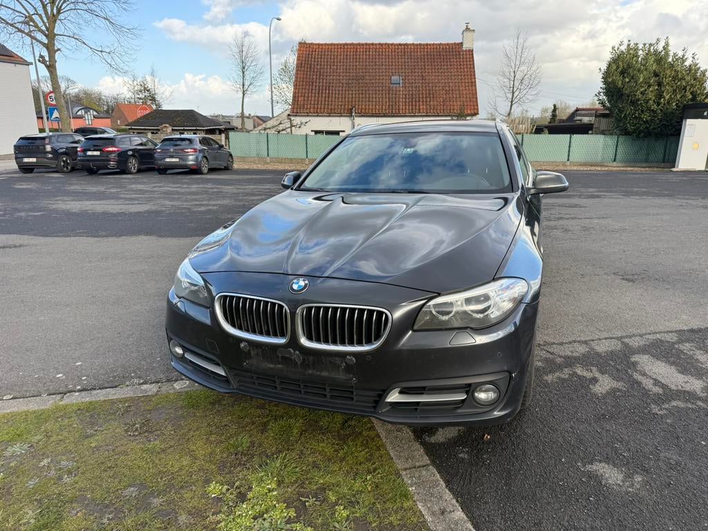 Te Koop BMW 520d facelift  jaar 12 2014 km 270000 euro 6 b, Auto's, Automaat, Zwart, Leder, Parkeersensor