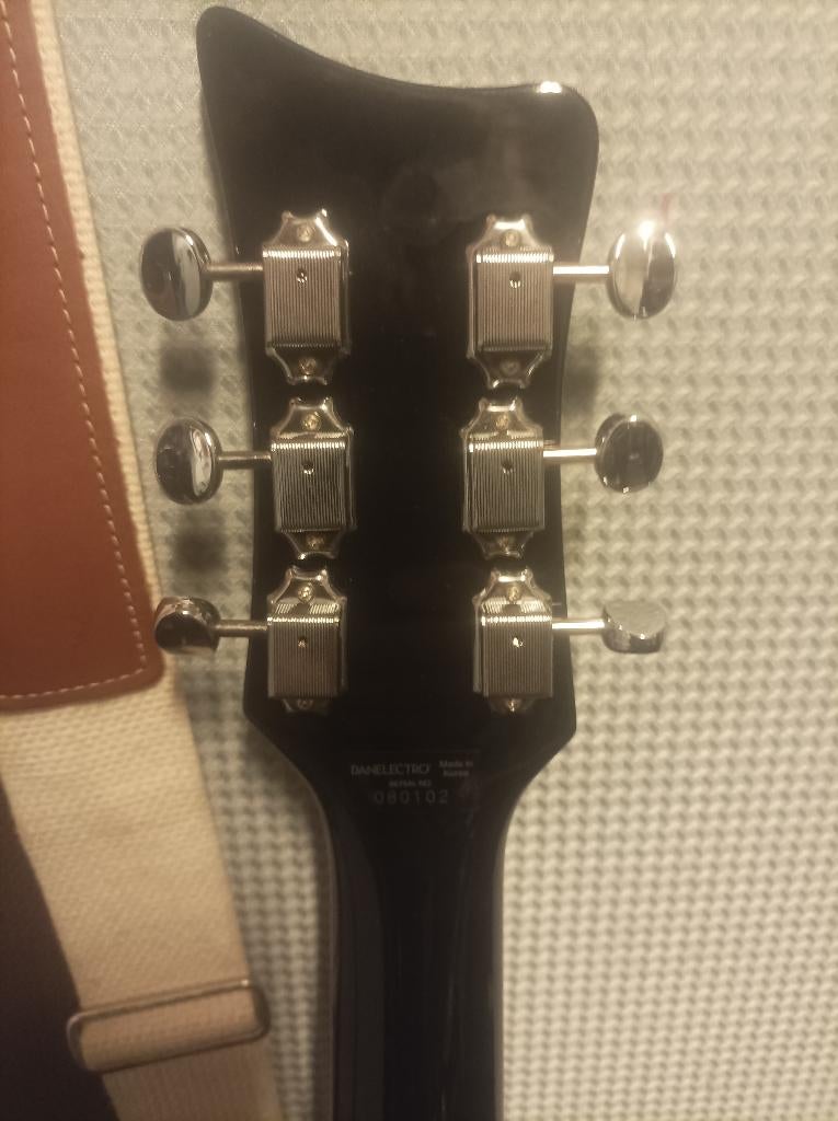 Dan electro 66BT, Musique & Instruments, Instruments à corde | Guitares | Électriques, Enlèvement, Comme neuf, Semi-solid body