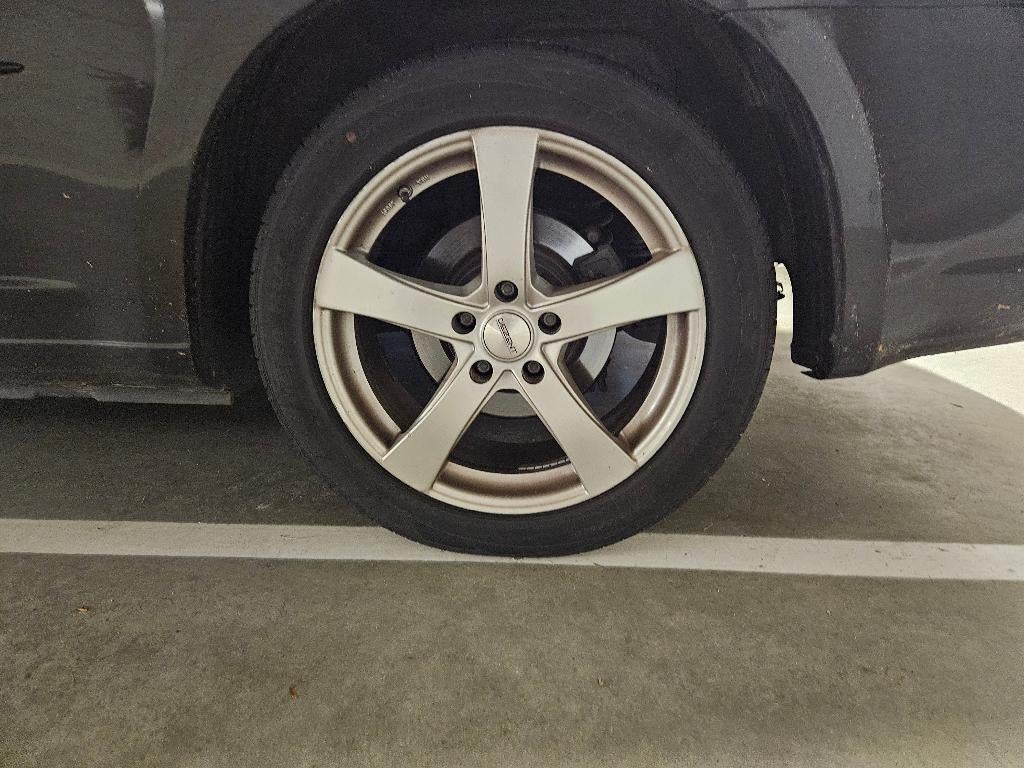 Set winterbanden op velg 215/55 R18, Autos : Pièces & Accessoires, Pneus & Jantes, Véhicule de tourisme, Enlèvement, Utilisé, Pneus hiver