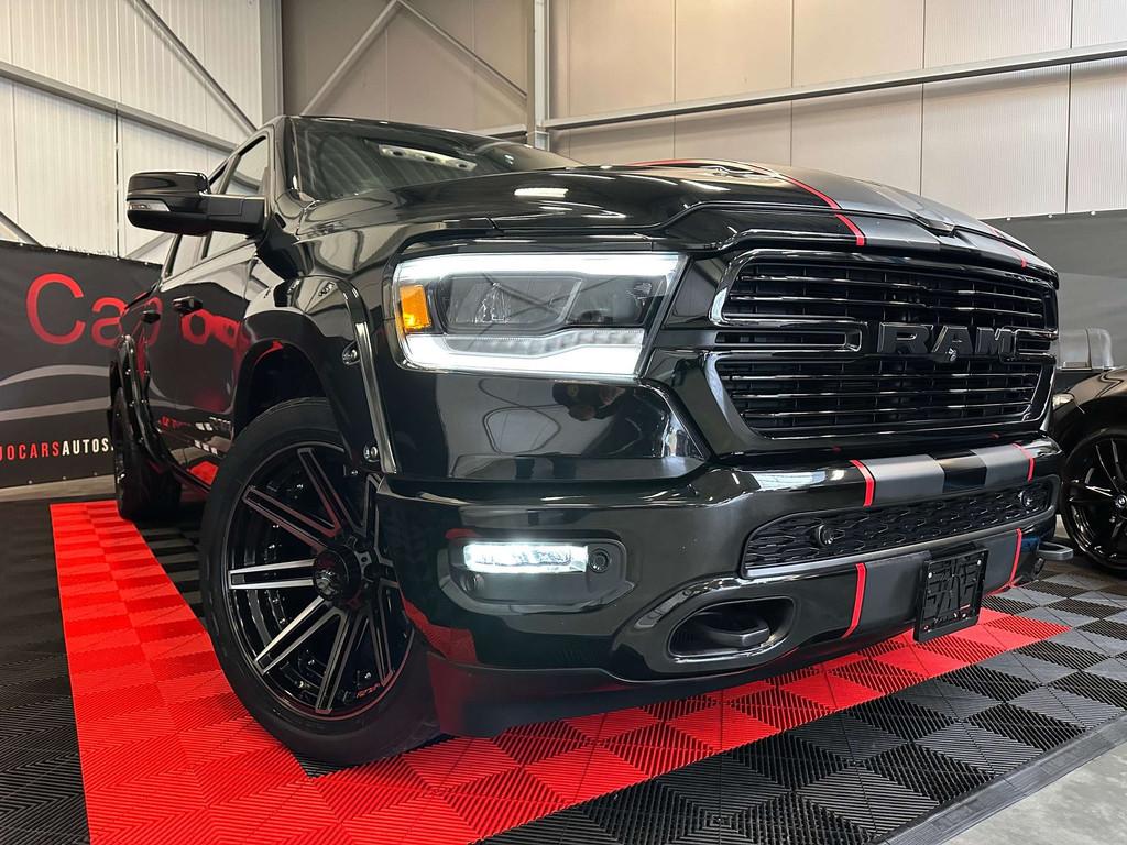 Dodge RAM 1500/V8/Laramie/Limited/Night/Hulk Edition/Pano/Lu, Auto's, USB, Zwart, Bedrijf, 5 zetels