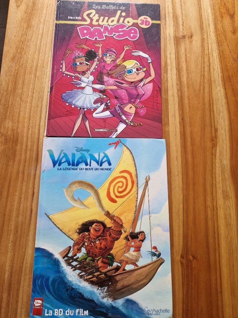 Lot 2 BDs - Vaiana et Studio danse sans les lunettes, Livres, Enlèvement, Utilisé