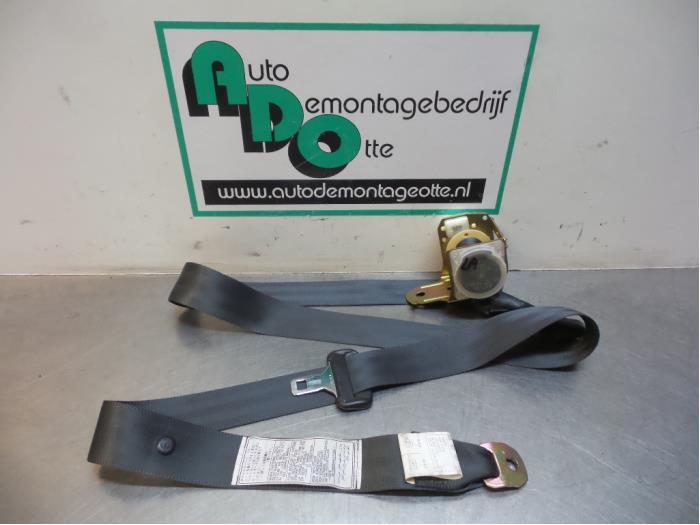 Ceinture de sécurité arrière gauche d'un Lexus IS 200 (IS, Autos : Pièces & Accessoires, Habitacle & Garnissage, Lexus, Utilisé