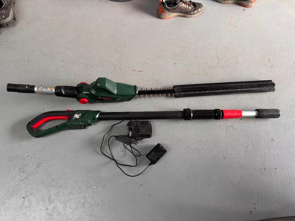 Bosch UniversalHedgePole 18 Telescopische Heggenschaar, Tuin en Terras, Heggenscharen, Ophalen, Zo goed als nieuw, Accu, BOSCH