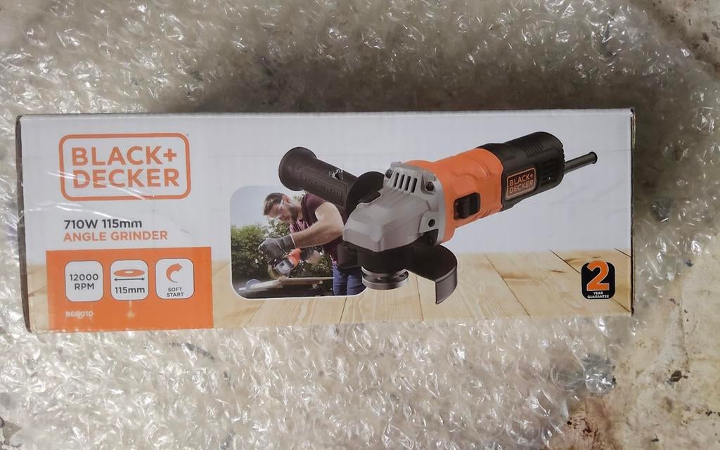 Broyeur Black and Decker neuf dans sa boîte
710 W