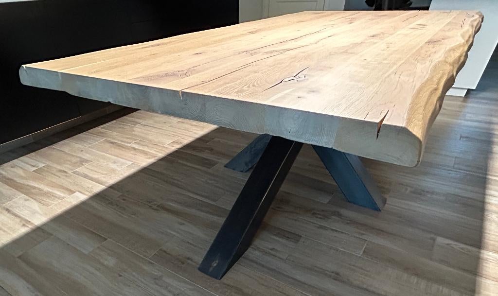 Prachtige massief eiken boomstamtafel – 220 x 110 cm, Ophalen, 100 tot 150 cm, 200 cm of meer, Perfecte mix tussen landelijk en modern.