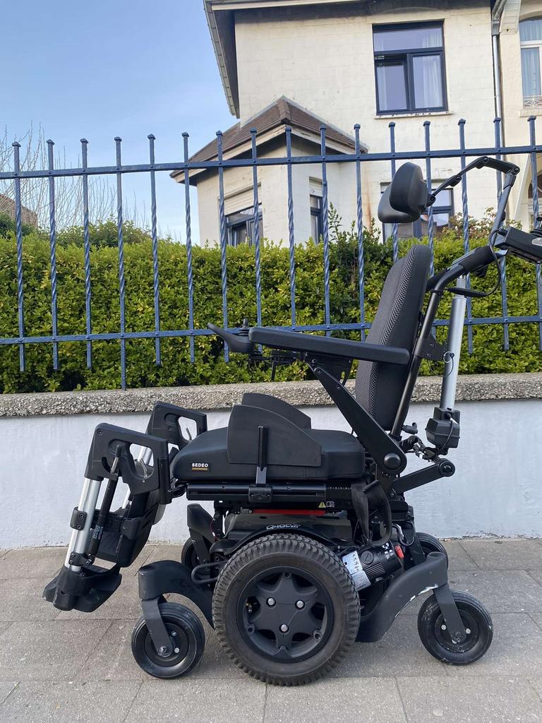 Quickie Q400m elektrische rolstoel nieuwstaat, Diversen, Rolstoelen, Ophalen of Verzenden, Inklapbaar, Zo goed als nieuw