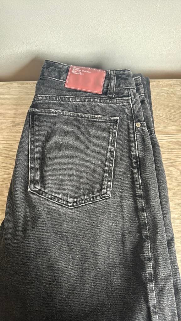Zwarte dames jeans – maat S (Bershka) – tweedehands, Kleding | Heren, Ophalen, Zo goed als nieuw, Zwart