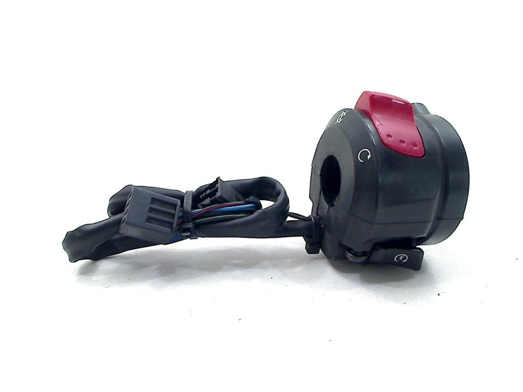 STUURSCHAKELAAR RECHTS Suzuki SFV 650 Gladius (01-2000/-), Motoren, Dhr. S. di Majo, Gebruikt, Info@cama-motorparts.nl, P.J. Troelstraweg 8 8
3144 CX  MAASSLUIS, NL