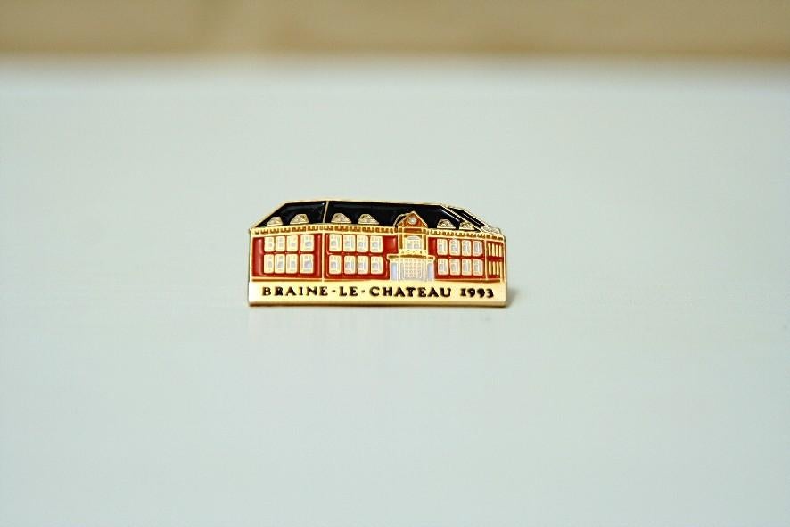Pin's Maison Communale de Braine-le-Château, Enlèvement ou Envoi, Comme neuf
