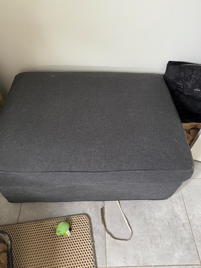 Repose-pieds IKEA KIVIK avec rangement, Enlèvement, Utilisé, Rectangulaire