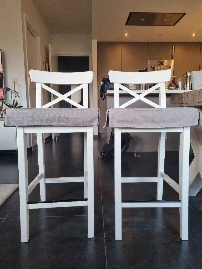 Barkrukken / Chaises de bar, Gebruikt, Met voetsteun, 60 tot 90 cm, 2 krukken