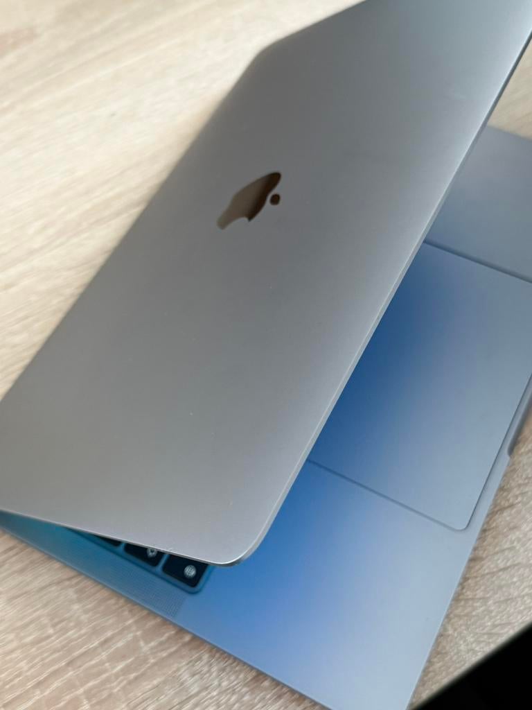 Macbook pro M2 2022, 24gb geheugen 13 inch, Computers en Software, Apple Macbooks, Ophalen of Verzenden, Zo goed als nieuw, 13 inch