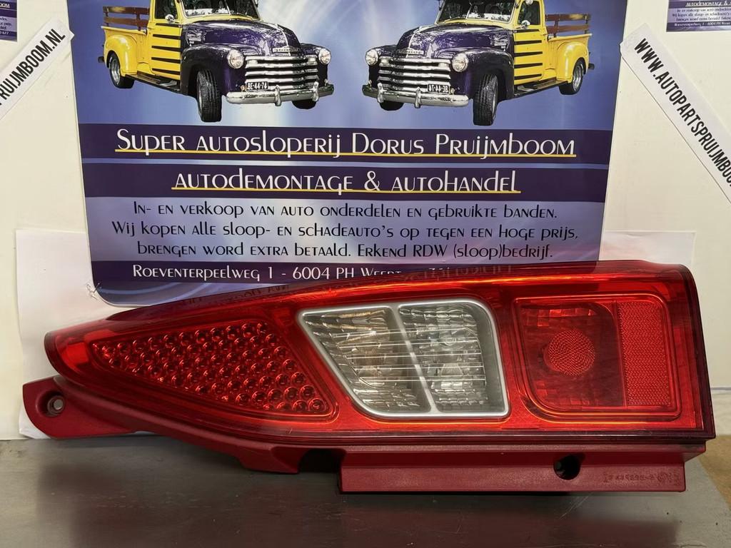 Peugeot partner achterlicht rechts, Auto-onderdelen, Taurusavenue 1
2132 LS  Hoofddorp, NL, Gebruikt, Contact.group@renault.com