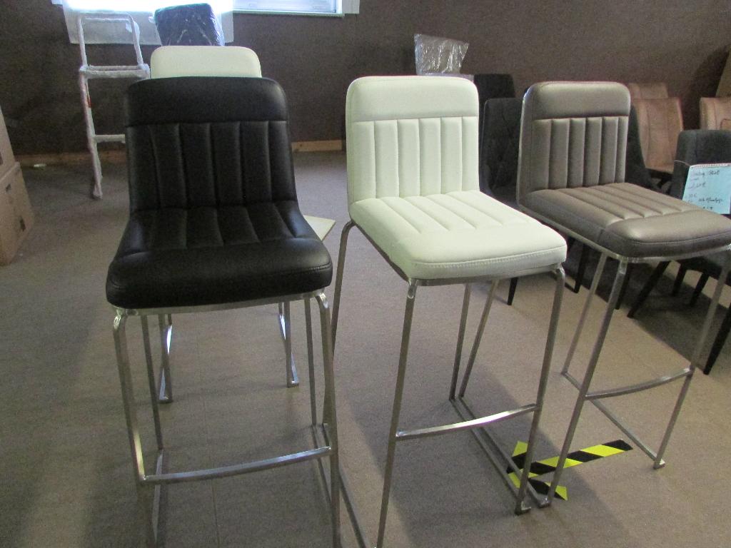 Nieuw barkruk 30 euro per stuk zwart-wit p.u., Ophalen, Nieuw, Met voetsteun