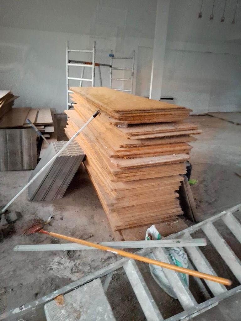 50 plaques OSB 244 x 60 cm - 18 mm ep - 2 euros/pièce, Bricolage & Construction, Plaques & Panneaux, Enlèvement, Comme neuf, Autres matériaux