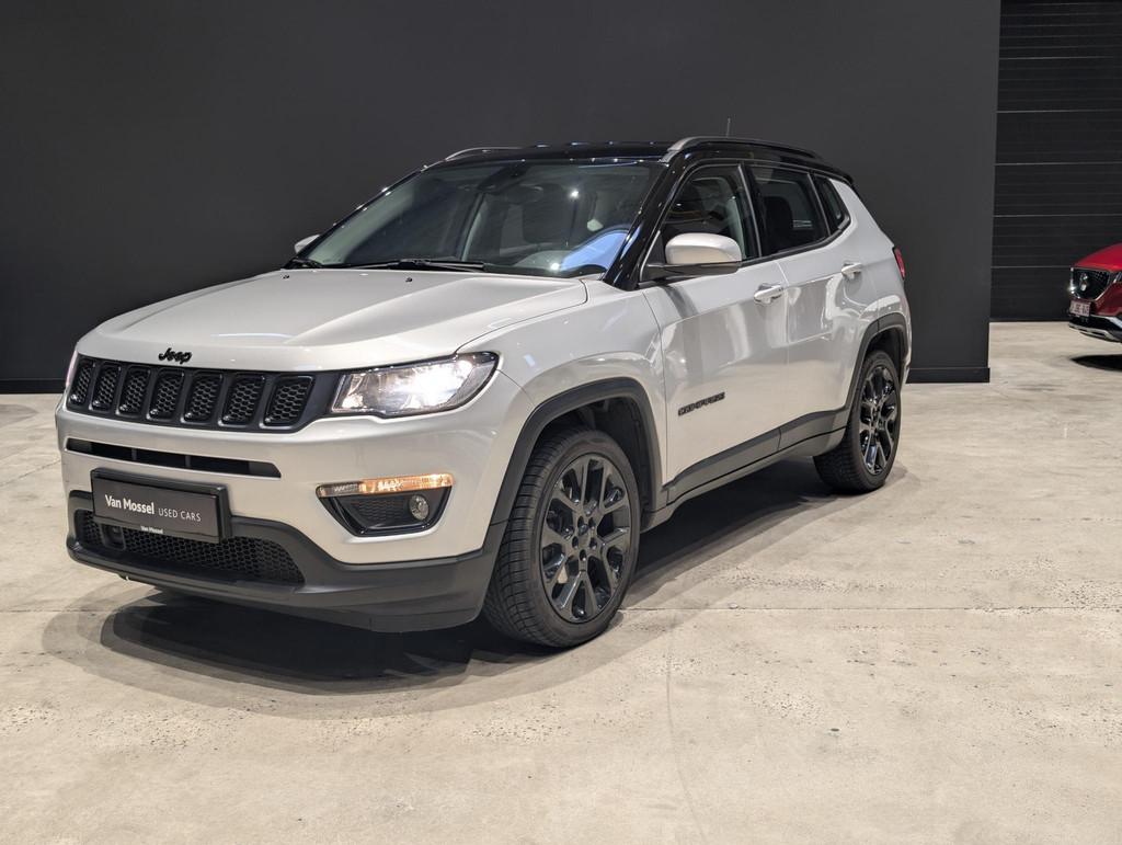 Jeep Compass Night Eagle jeep compass NAVI | STUUR + ZETEL V, Gebruikt, Zwart, 4 cilinders, 1505 kg