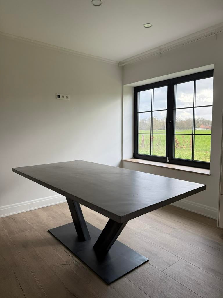 Eettafel betonlook, Ophalen, Zo goed als nieuw