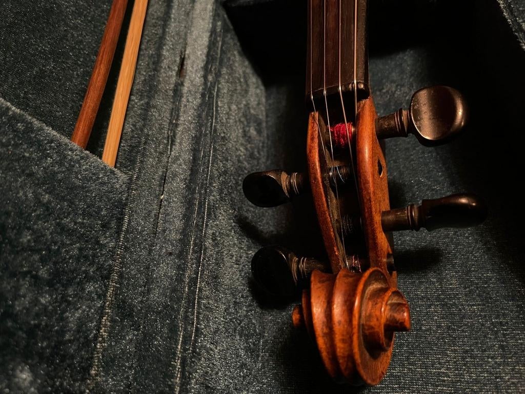 Beau vieux violon allemand, Musique & Instruments, Instruments à cordes frottées | Violons & Altos, Violon, Avec valise, Utilisé