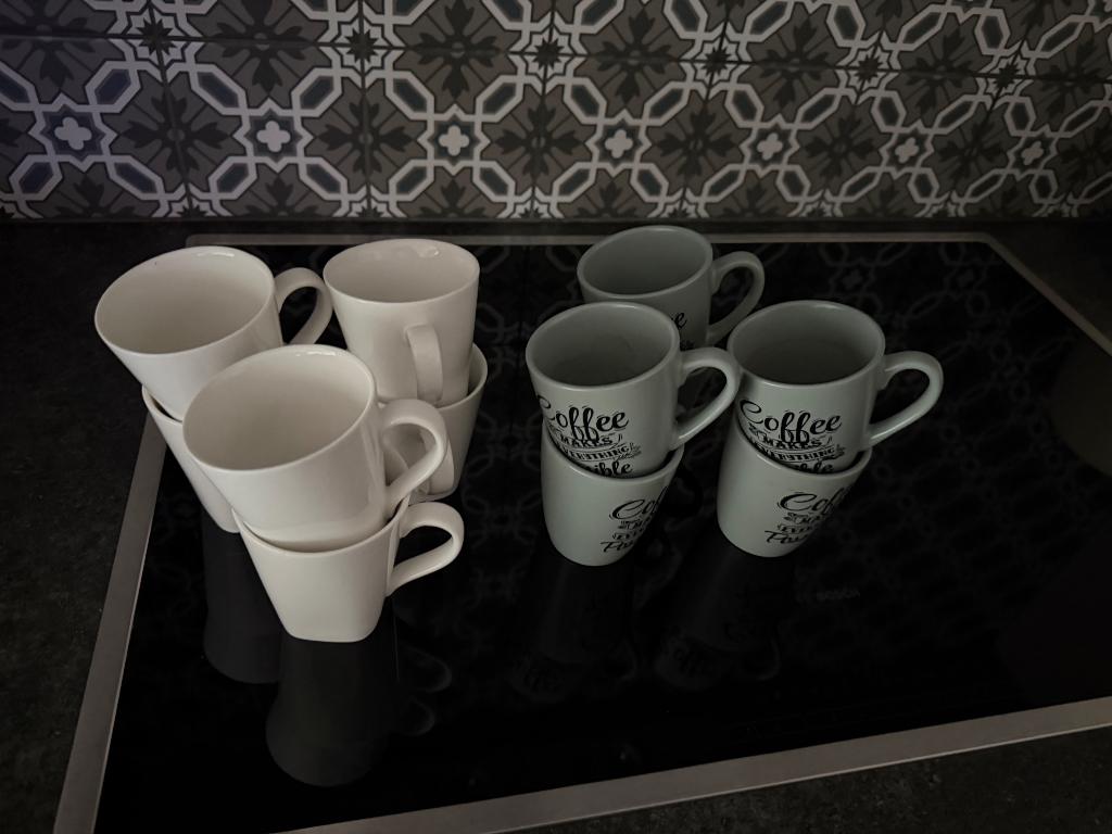 12 koffietassen, Huis en Inrichting, Keuken | Servies, Ophalen, Zo goed als nieuw, Overige stijlen, Kop(pen) en/of Schotel(s)