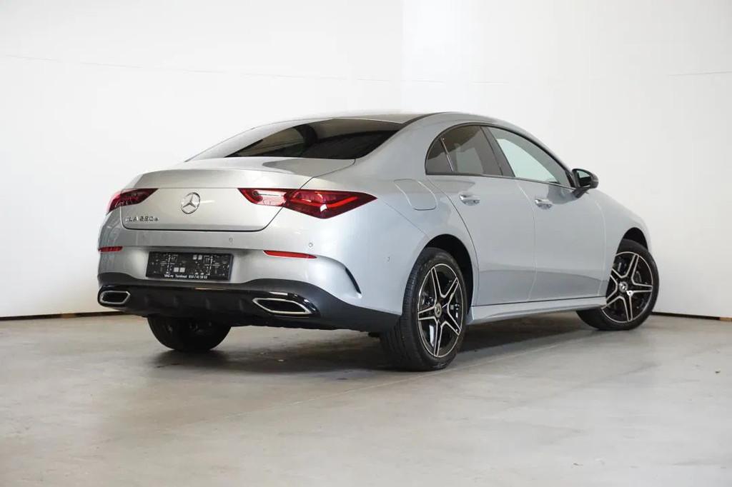 Mercedes-Benz CLA-Klasse 250 e - AMG - Night pakket, Autos, Achat, Entreprise, Carnet d'entretien, Noir