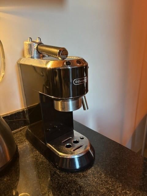 Espresso met stoompijpje, Café moulu, Machine à espresso, Réservoir d'eau amovible, Utilisé