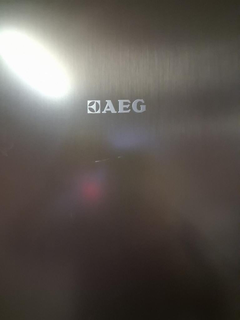 Amerikaanse ijskast  met ijsmachine. Merk aeg., Ophalen, 150 tot 200 liter, Gebruikt, 60 cm of meer