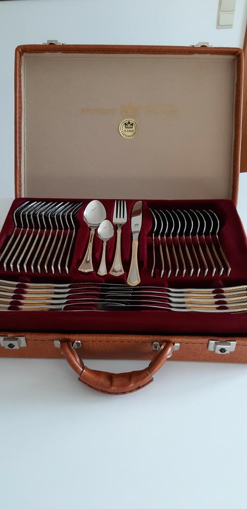 Coffret à couverts 70 pièces en métal doré 24 carats, Enlèvement ou Envoi