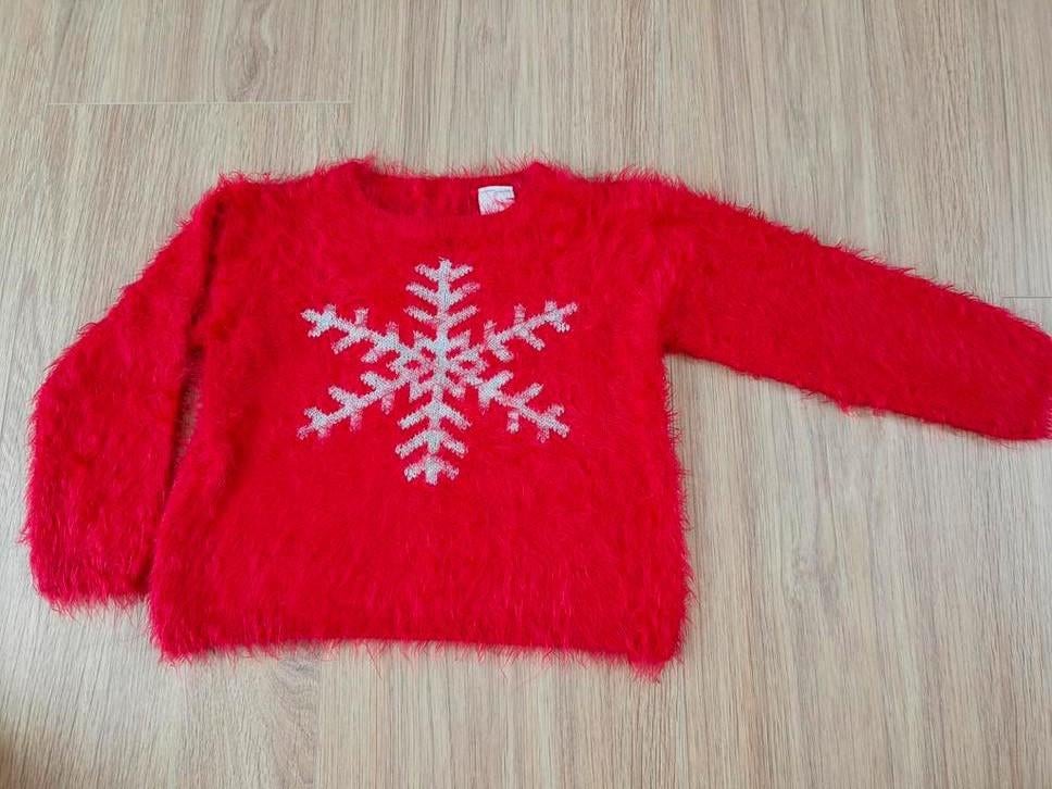 Rode trui met een sneeuwster maat 104 cm van C&A in heel goe, Enfants & Bébés, Vêtements enfant | Taille 104, C&A, Enlèvement ou Envoi