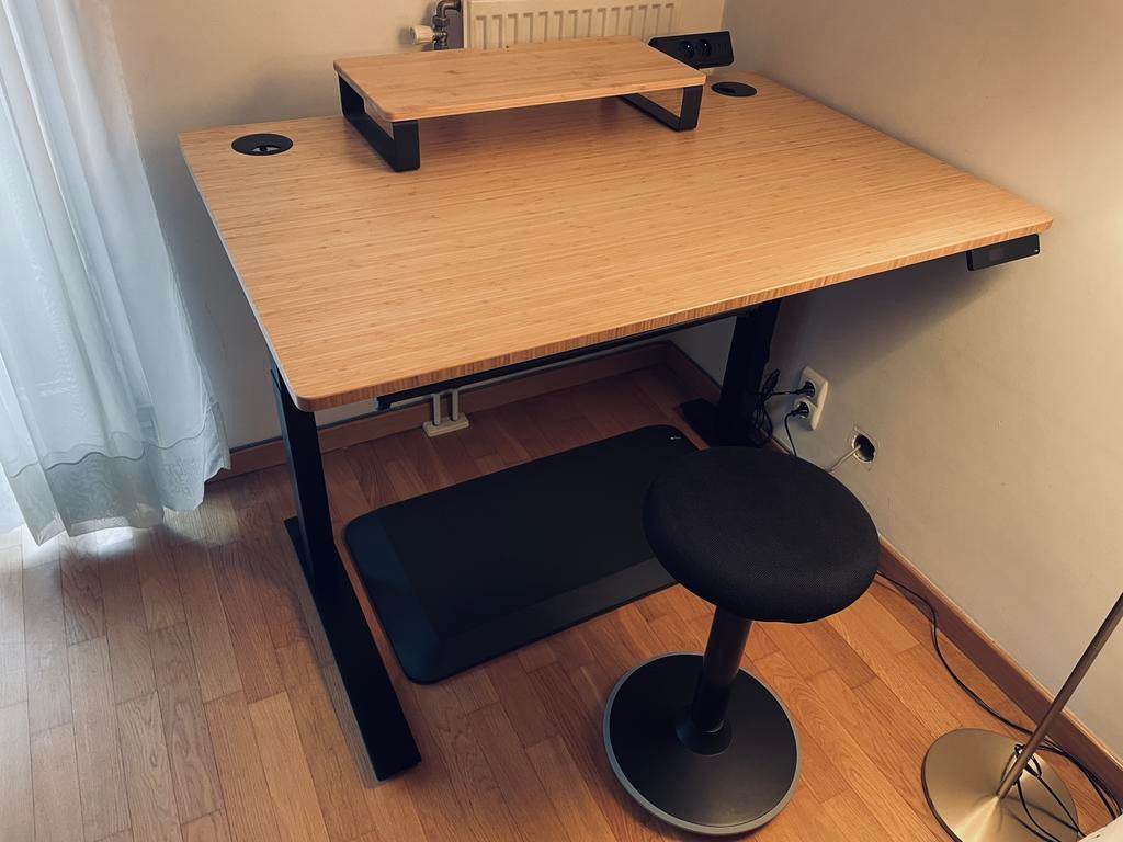 Bureau assis-debout Fully Jarvis avec tabouret ergonomique, 80 cm ou plus, 120 à 170 cm, 70 à 120 cm, Comme neuf