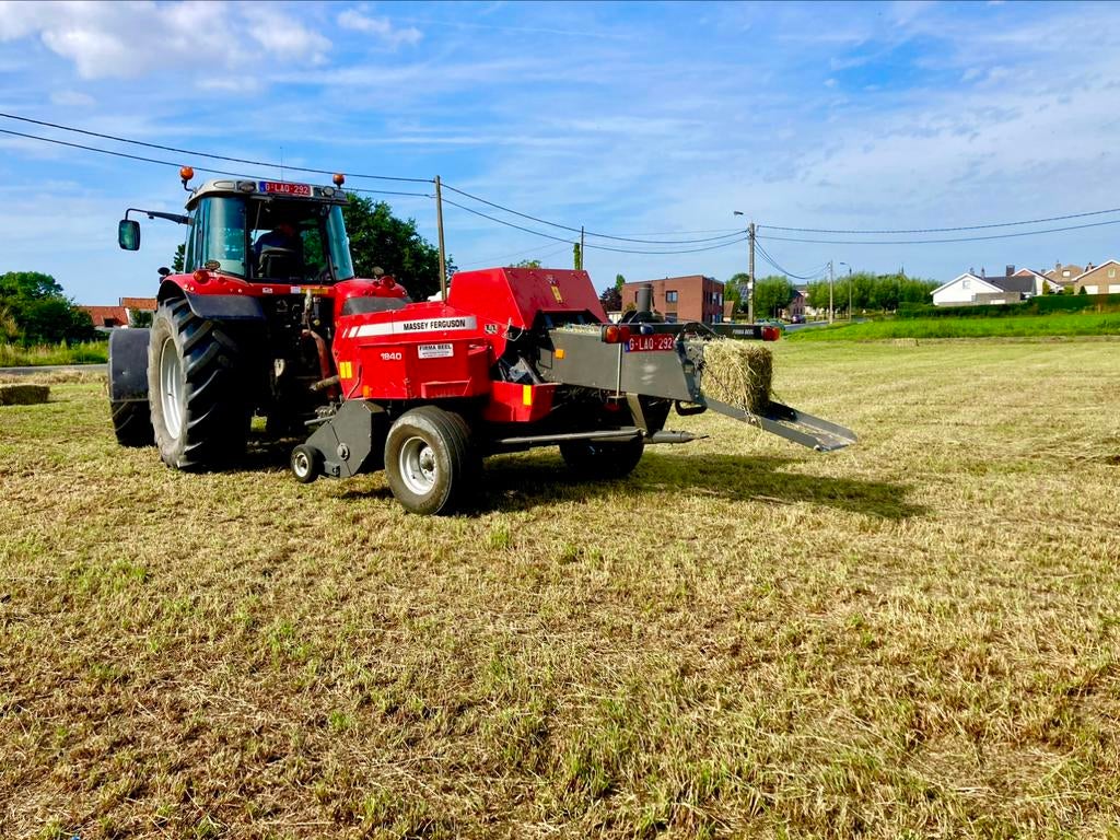Persen & wikkelen van kleine voordroogbalen, Dieren en Toebehoren, Paarden