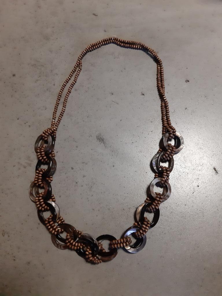 kralenketting Titto, Ophalen, Zo goed als nieuw, Kunststof