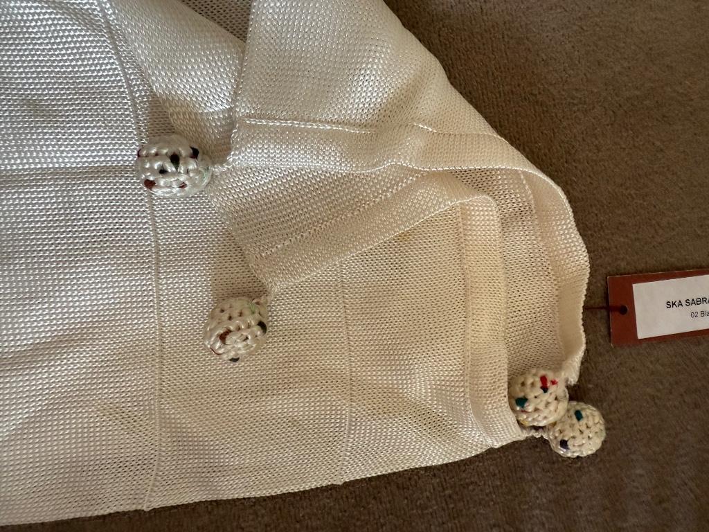 Nieuwe sjaal Sabra  gebroken wit met bolletjes - gratis verz, Sabra Circus, Enlèvement ou Envoi, Neuf, Écharpe