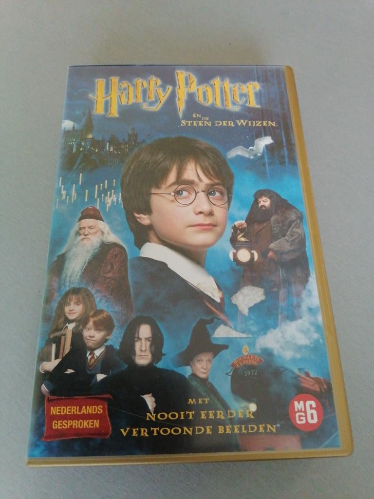 VHS videocassette Harry Potter en de steen der wijzen, Ophalen of Verzenden, Gebruikt