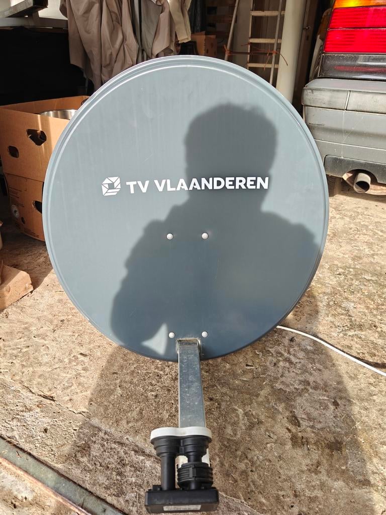 TV vlaanderen satelliet, Audio, Tv en Foto, Schotelantennes, Ophalen, Zo goed als nieuw