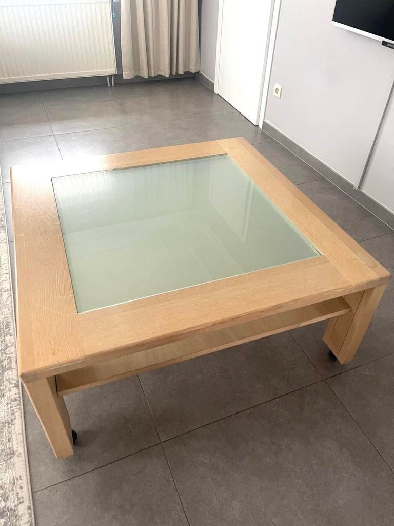 Table basse en chêne Très bon état, Maison & Meubles, Tables | Tables de salon, Comme neuf, Carré, Chêne, Enlèvement