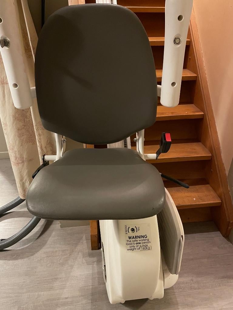 Otolift traplift, Ophalen, Zo goed als nieuw, Recht