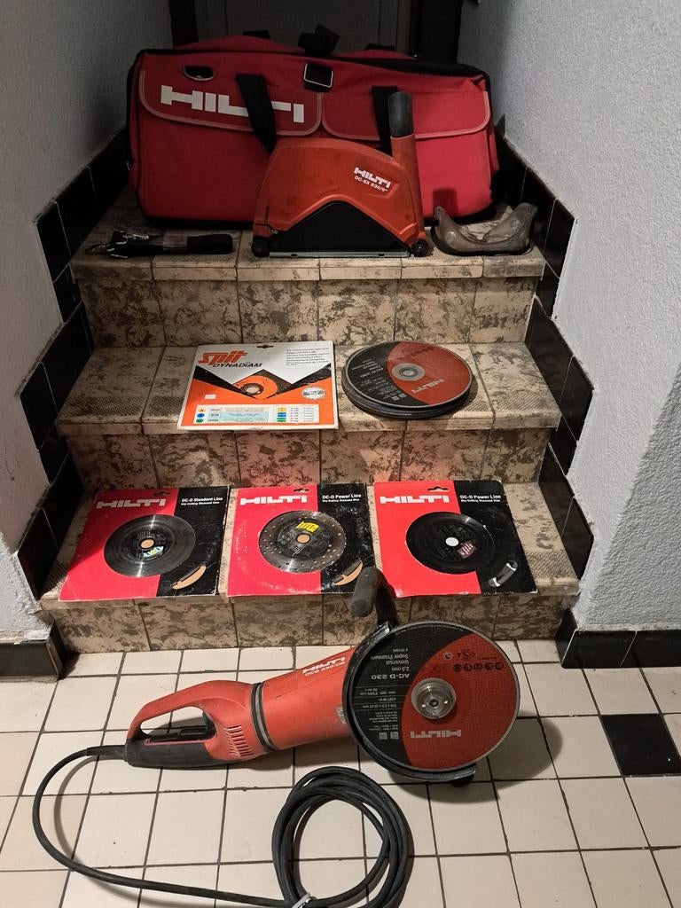 Hilti slijptol DGB-230-DB met toebehoren, Doe-het-zelf en Bouw, Ophalen of Verzenden