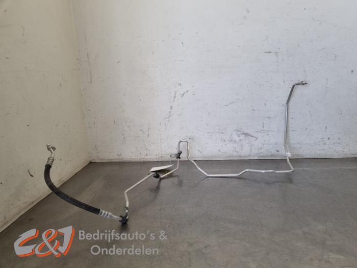 Tuyau clim d'un Opel Vivaro, Opel, Utilisé, -, -