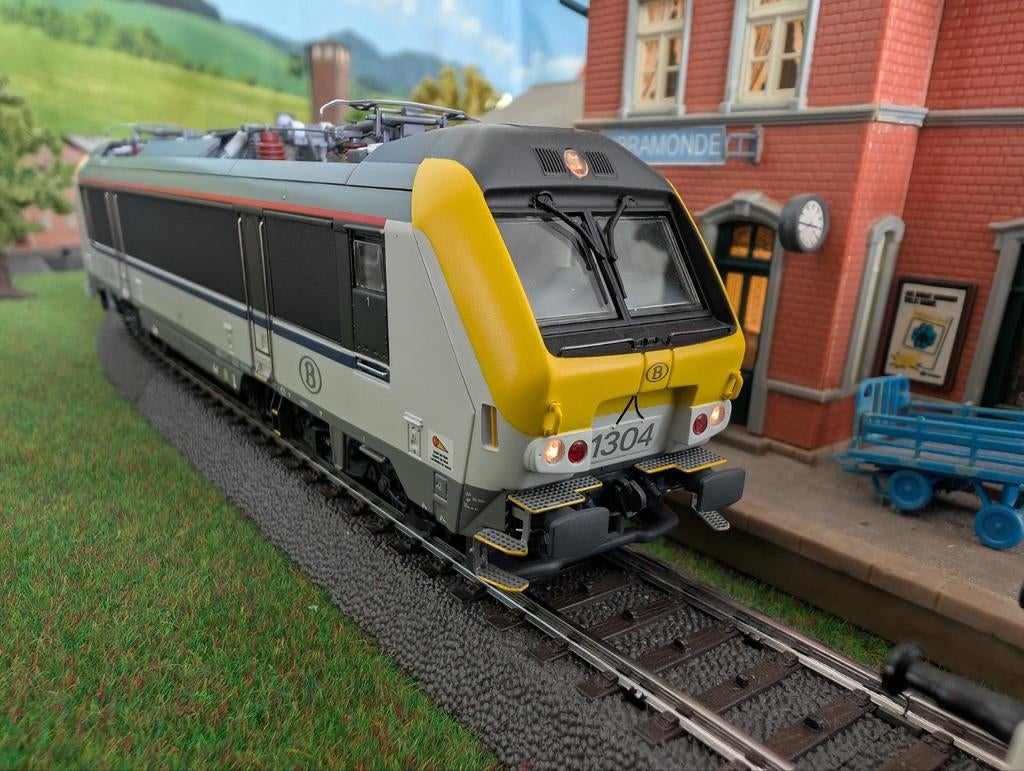NMBS SNCB | Lsmodels 12508 | HLE 1304 | Unieke nummer | AC |, Hobby en Vrije tijd, Modeltreinen | H0, Overige merken, Wisselstroom