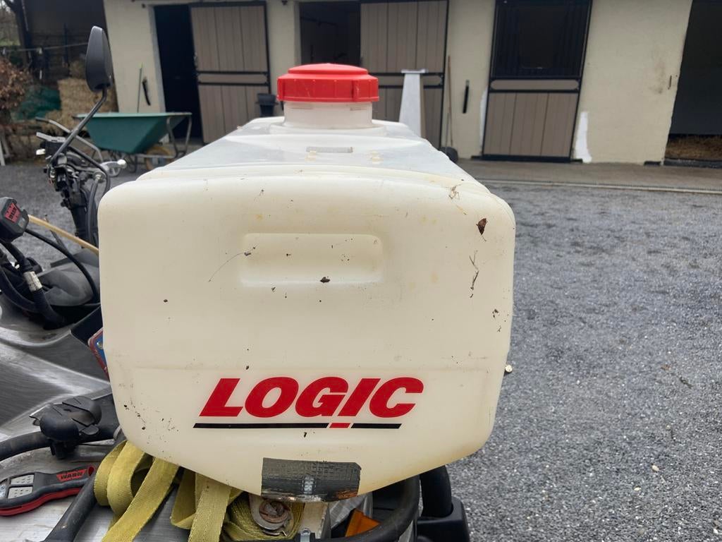 Logic Water of sproei container, Motoren