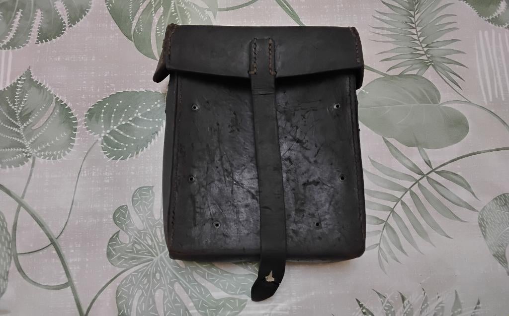 Duitse WO2 MG34 lederen gereedschapstas van 1939., Collections, Enlèvement ou Envoi, Armée de terre, Autres types