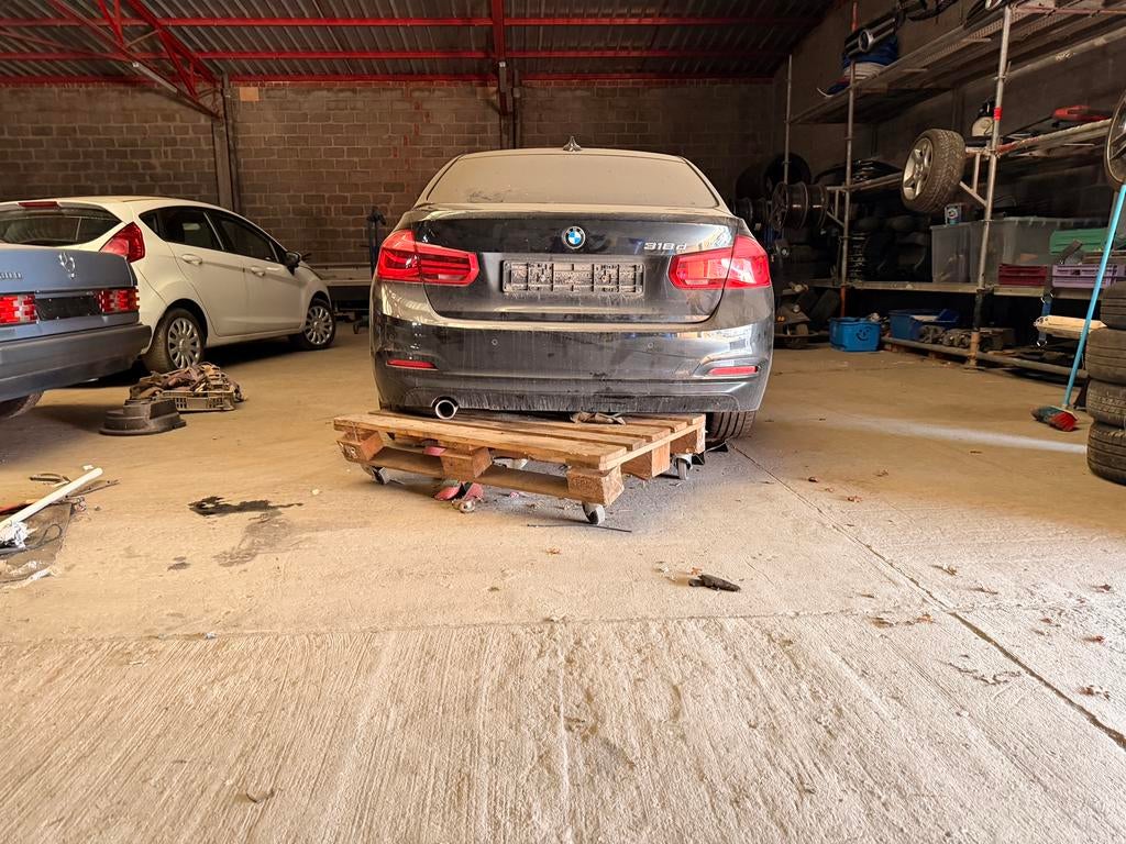 BMW 318d ongevalschade
