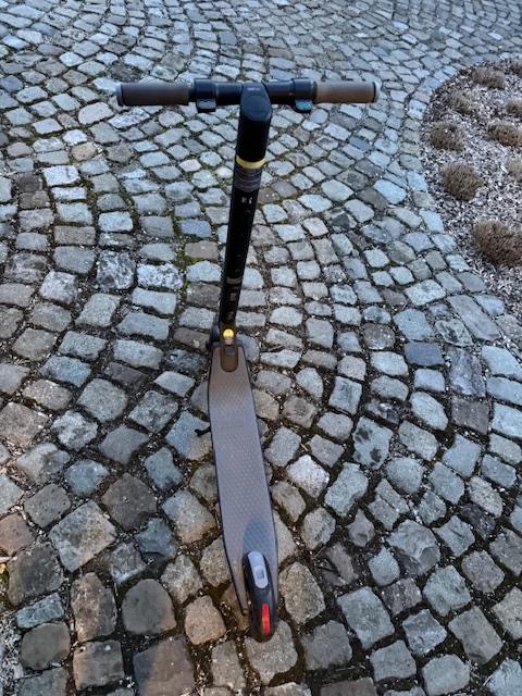 Segway Ninebot elektrische step met lader, Fietsen en Brommers, Steps, Ophalen, Gebruikt, Elektrische step (E-scooter), Segway ninebot