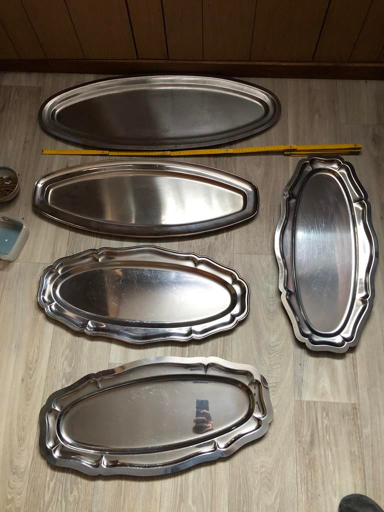 Opdienplateau’s verschillende maten, Enlèvement