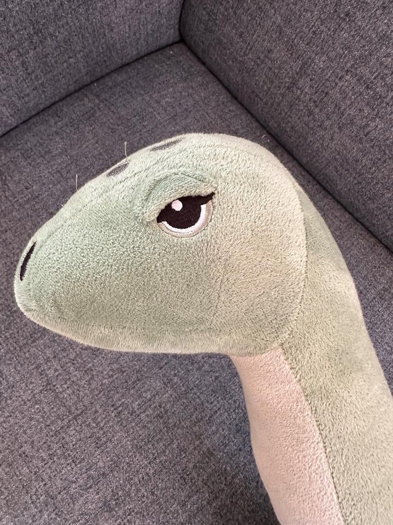 IKEA JATTELIK pluche dino brontosaurus 90 cm, Kinderen en Baby's, Ophalen, Groot (groter dan 80 cm), Gebruikt, Groen