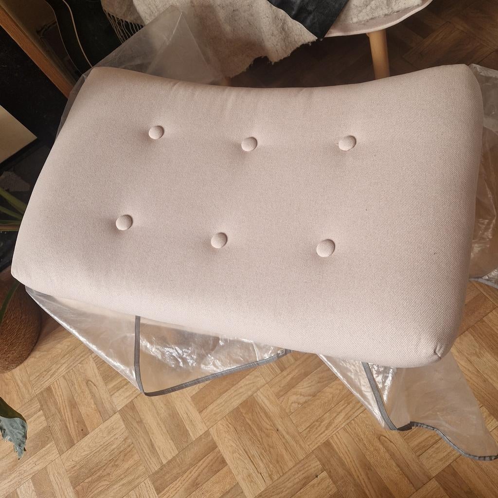 Crèmekleurige voetsteun, Ophalen