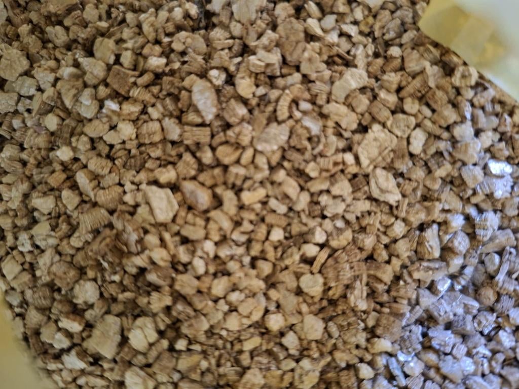 isolatiemateriaal - kurkkorrels, Doe-het-zelf en Bouw, Isolatie en Afdichting, Ophalen, Zo goed als nieuw, Overige materialen